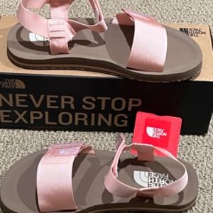 NEW The North Face Women's Skeena Sandal Evening Sand Pink NIB SHOES